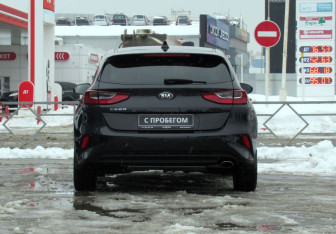 Подержанный автомобиль Kia Ceed Hatchback 2019 года (6 фото)
