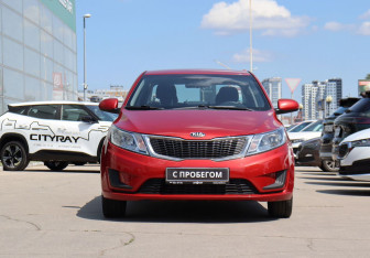 Подержанный автомобиль Kia Rio Sedan 2013 года (2 фото)