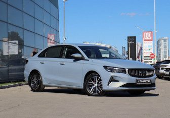 Подержанный автомобиль Geely Emgrand 2023 года (3 фото)