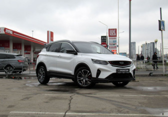 Подержанный автомобиль Geely Coolray 2020 года (3 фото)