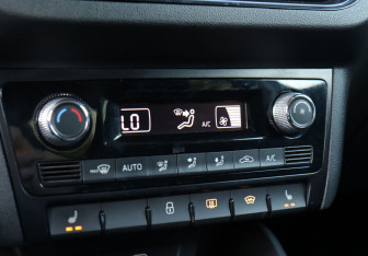 Подержанный автомобиль Skoda Rapid Liftback 2021 года (14 фото)