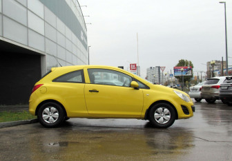 Подержанный автомобиль Opel Corsa 2011 года (4 фото)