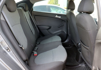 Подержанный автомобиль Hyundai Solaris Sedan 2011 года (10 фото)