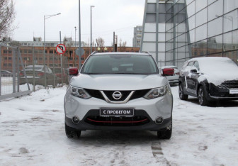Подержанный автомобиль Nissan Qashqai 2017 года (2 фото)