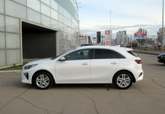 Подержанный автомобиль Kia Ceed Hatchback 2019 года (8 фото)