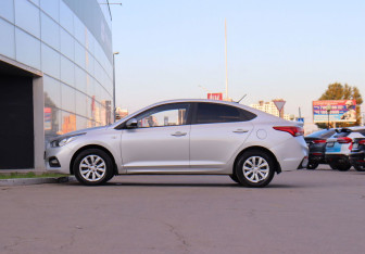 Подержанный автомобиль Hyundai Solaris Sedan 2018 года (8 фото)