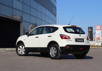 Подержанный автомобиль Nissan Qashqai 2012 года (7 фото)