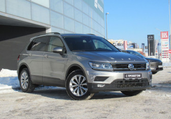Подержанный автомобиль Volkswagen Tiguan 2020 года (3 фото)