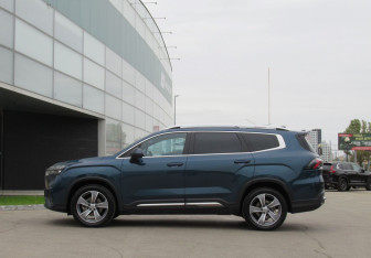 Подержанный автомобиль Geely Okavango 2023 года (8 фото)