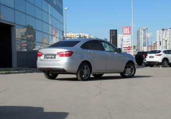 Подержанный автомобиль LADA (ВАЗ) Vesta Sedan 2016 года (5 фото)