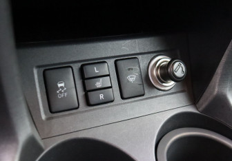 Подержанный автомобиль Toyota RAV4 2012 года (15 фото)