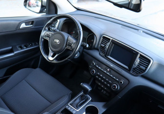 Подержанный автомобиль Kia Sportage 2017 года (12 фото)