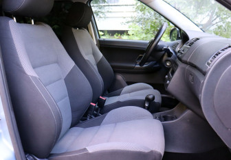 Подержанный автомобиль Skoda Fabia Hatchback 2010 года (10 фото)