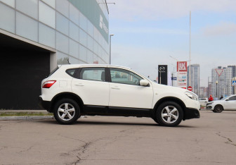 Подержанный автомобиль Nissan Qashqai 2012 года (4 фото)