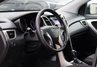 Подержанный автомобиль Hyundai i30 Hatchback 2012 года (16 фото)