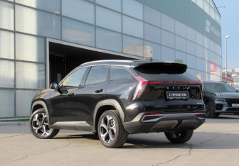 Подержанный автомобиль Geely Atlas 2024 года (7 фото)