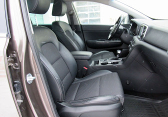 Подержанный автомобиль Kia Sportage 2017 года (12 фото)