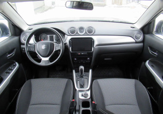 Подержанный автомобиль Suzuki Vitara 2018 года (14 фото)