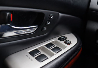 Подержанный автомобиль Lexus RX 2003 года (14 фото)