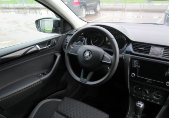 Подержанный автомобиль Skoda Rapid Liftback 2018 года (15 фото)