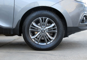 Подержанный автомобиль Hyundai ix35 2013 года (9 фото)