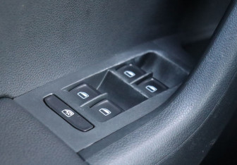 Подержанный автомобиль Skoda Octavia Liftback 2013 года (11 фото)