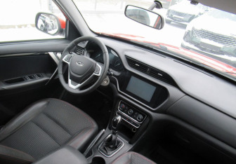 Подержанный автомобиль Chery Tiggo 3 2017 года (13 фото)