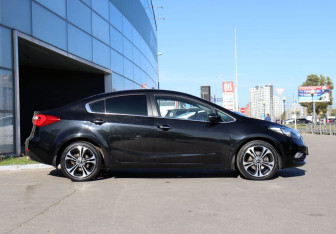 Подержанный автомобиль Kia Cerato Sedan 2013 года (4 фото)