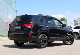 Подержанный автомобиль Kia Sorento 2017 года (5 фото)