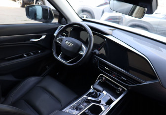 Подержанный автомобиль Geely Tugella 2021 года (15 фото)