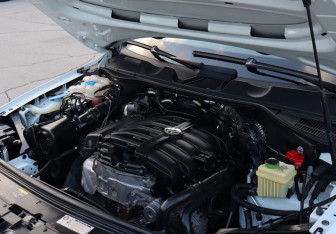 Подержанный автомобиль Volkswagen Touareg 2013 года (23 фото)