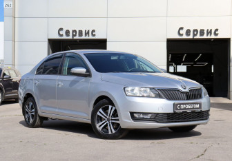 Подержанный автомобиль Skoda Rapid Liftback 2018 года (3 фото)