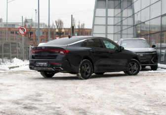Подержанный автомобиль Kia K5 2020 года (5 фото)