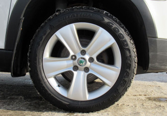 Подержанный автомобиль Skoda Yeti 2013 года (9 фото)