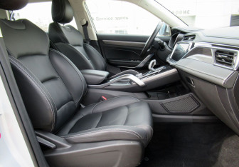 Подержанный автомобиль Geely Atlas Pro 2022 года (12 фото)