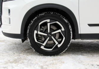 Подержанный автомобиль Jaecoo J7 2023 года (9 фото)