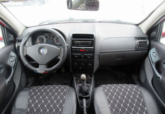 Подержанный автомобиль Fiat Albea 2007 года (14 фото)