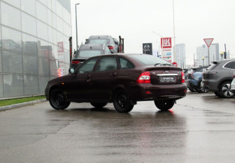 Подержанный автомобиль LADA (ВАЗ) Priora Hatchback 2011 года (7 фото)