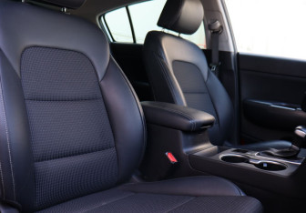 Подержанный автомобиль Kia Sportage 2018 года (20 фото)