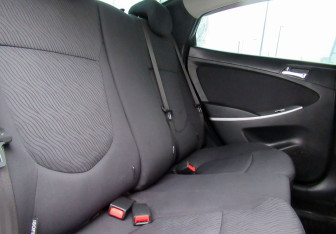 Подержанный автомобиль Hyundai Solaris Sedan 2011 года (11 фото)