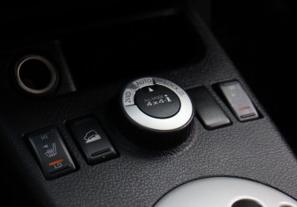 Подержанный автомобиль Nissan X-Trail 2011 года (16 фото)