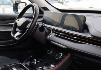Подержанный автомобиль Exeed LX 2022 года (18 фото)