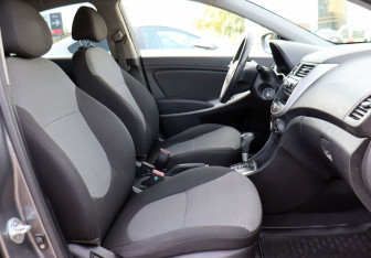 Подержанный автомобиль Hyundai Solaris Sedan 2011 года (11 фото)