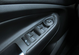 Подержанный автомобиль Ford Kuga 2013 года (19 фото)