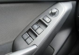 Подержанный автомобиль Mazda 3 Sedan 2013 года (17 фото)