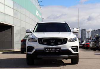 Подержанный автомобиль Geely Atlas Pro 2023 года (2 фото)