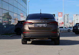 Подержанный автомобиль Skoda Rapid Liftback 2021 года (6 фото)