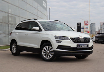 Подержанный автомобиль Skoda Karoq 2020 года (3 фото)