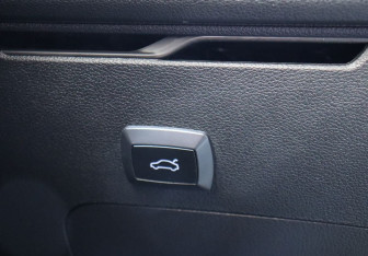 Подержанный автомобиль Geely Coolray 2023 года (25 фото)