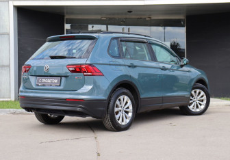 Подержанный автомобиль Volkswagen Tiguan 2019 года (5 фото)
